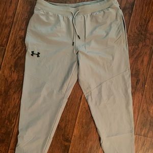 Men’s XL Under Armour joggers
